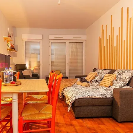 Escapade A Meaux-terrasse Et Proche De Disneyland شقة